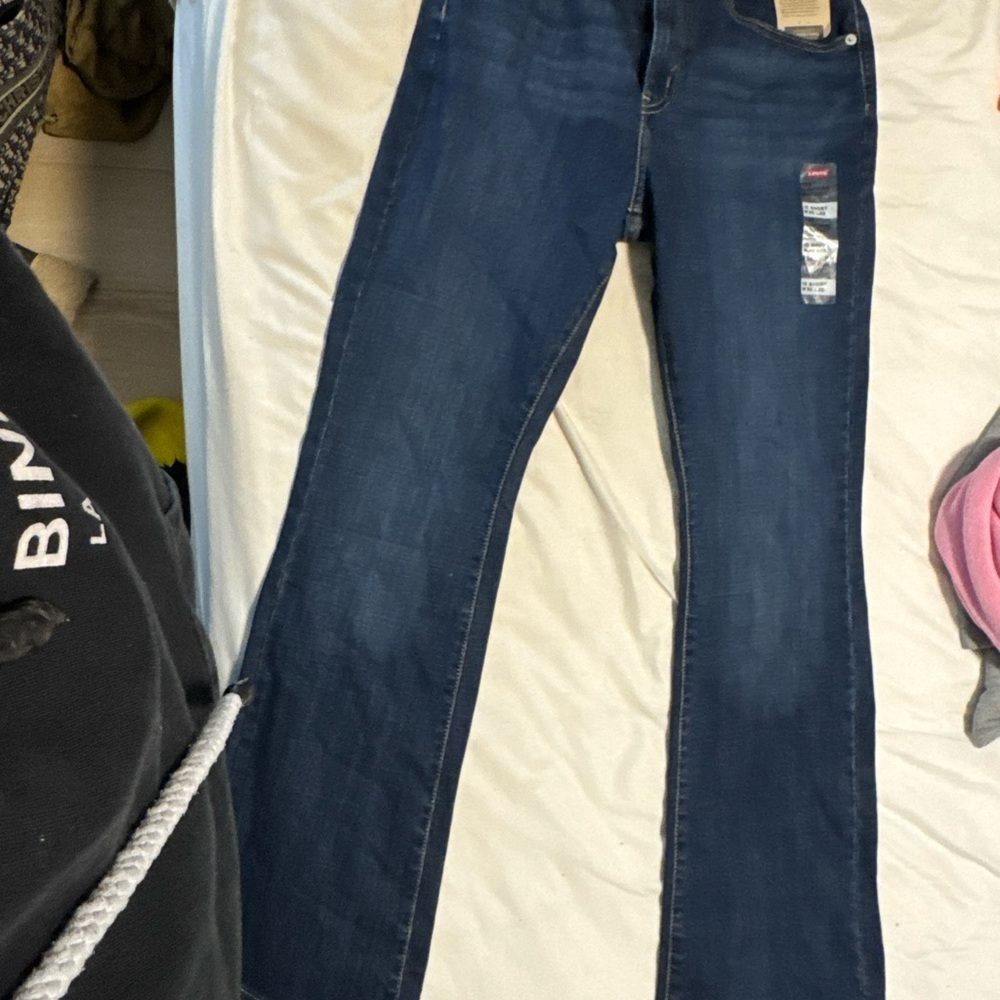 Levi's Women's 725 Lapis Dark Horse Bootcut Jeans - Picture 9 of 9